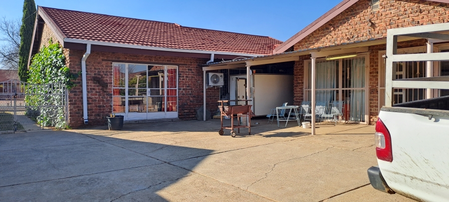 4 Bedroom Property for Sale in Riebeeckstad Free State
